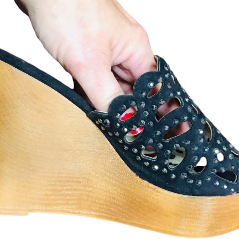 Zigi Soho size 10 black platform wedge with silver studs NWT